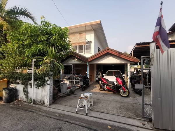 บ้านเดี่ยว 2 ชั้น หมู่บ้านมิตรภาพ 2 ใกล้รถไฟฟ้าสถานีศรีนครินทร์ 38 ใกล้ห้างสรรพสินค้า หลายแห่ง